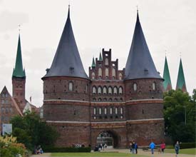 Feldseite des Holstentors Lübeck